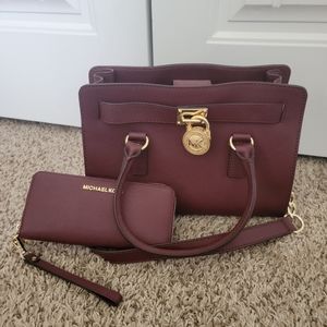 (SOLD) Michael Kors Hamilton East West with NWOT matching MK Wallet Merlot Color